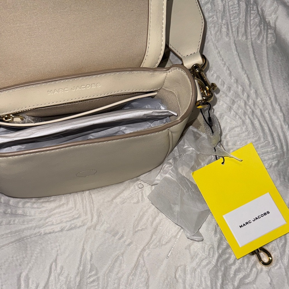 Marc Jacobs The Saddle Crossbody Bag - Picture 4 of 13